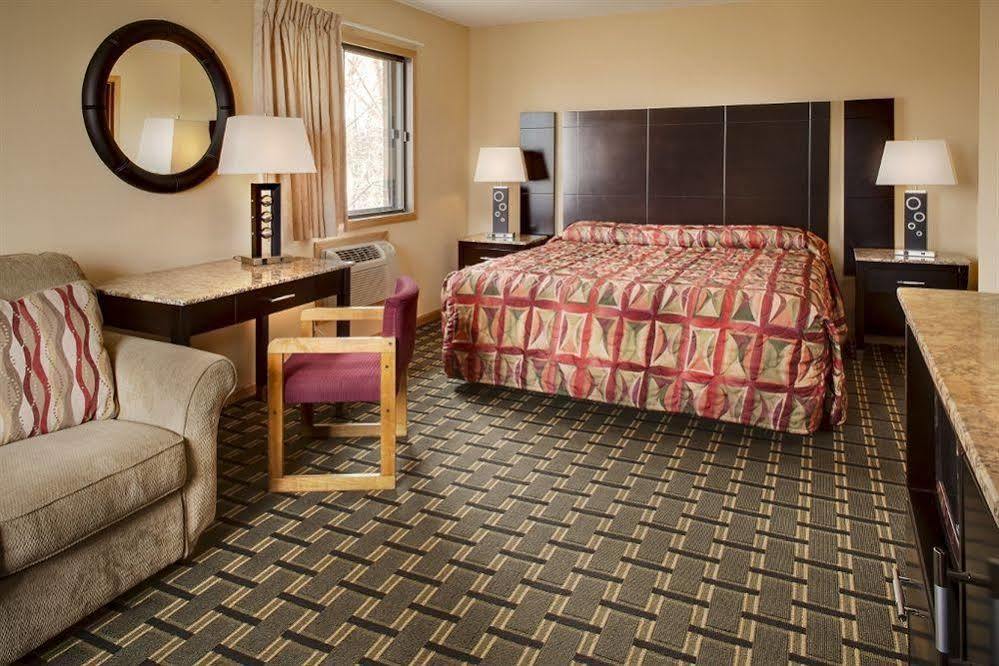 Heartland Inn Coralville Exterior photo